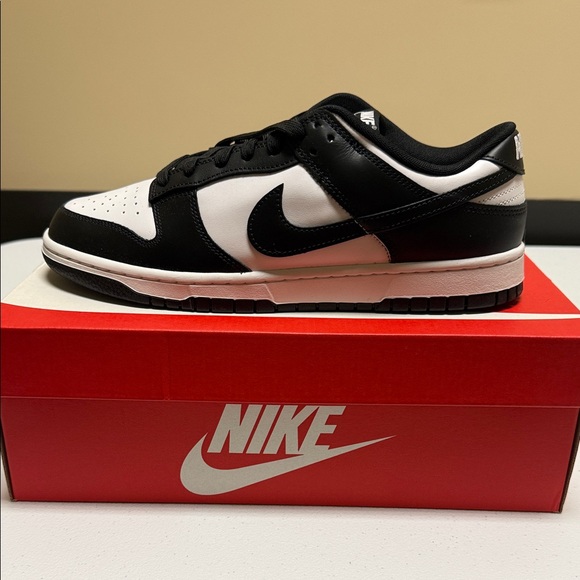 Nike Men’s Dunk Low Retro Classic Black and White Low-Tops NIB - Picture 1 of 8